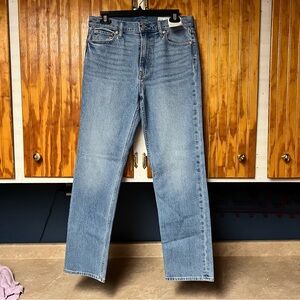 Womens NWT Gap high rise 90's straight jeans size 30